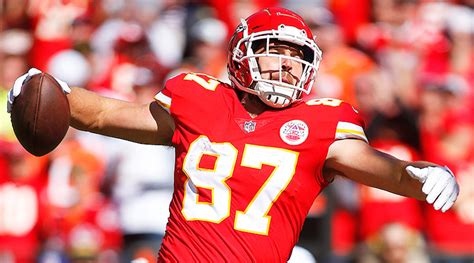 NFL DFS: Best DraftKings and FanDuel Predictions and Picks for .